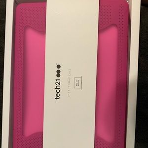 MacBook Pro 13” tech21 case